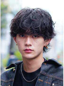 レタッチ バイ フィフス 天神大名(RETOUCH by fifth) 福岡天神ゆるめシャドウパーマメンズマッシュウルフカット緩め