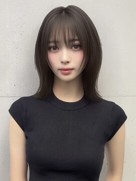 ユーフォリア 渋谷グランデ(Euphoria SHIBUYA GRANDE) 韓国ハッシュカット ミディアムレイヤー 暗髪 SAYAKA