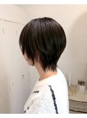 ダークアッシュ横顔きれいなハンサムショート
