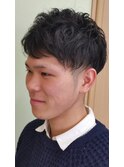 ツーブロックで無造作ヘア