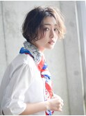大人かわいい 小顔 センターパート[丸みショート/ミニマムボブ]