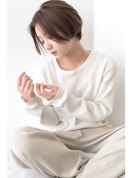 ダル 渋谷/表参道(DAL.) センターパートグレージュ前下がりショートボブ【DAL.萩原】