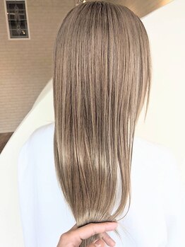 ヘアーラウンジ プレ(Hair Lounge Ple)の写真/《LA発★ケラコラトリートメント導入！》うねり・パサつき・傷みを改善◎艶やかで健康的な美髪が叶う♪