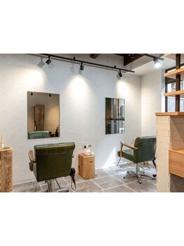 【四条】穏やかなスタッフと落ち着いた店内でリラックスしてください