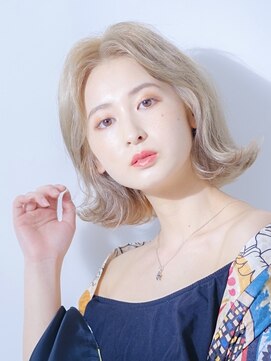 ピークアブー 原宿ハラカド(PEEK-A-BOO) ハイトーンブロンド金髪ボブ外ハネウェーブくせ毛多毛