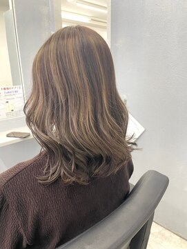 エル 新小岩(elu) 美髪/ワイドバング/レイヤーカット/くすみベージュ/新小岩駅