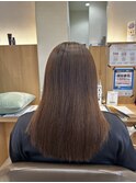 鎖骨下くらいの長さのミディアムロングヘア