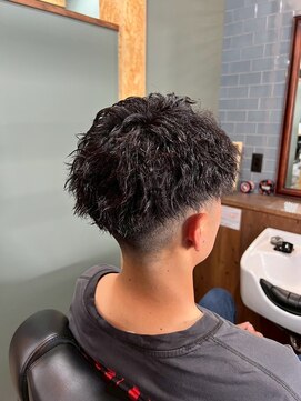 スタンドバーバー 柏(STAND BARBER) スペインカール/スパイキーショート/ブルーブラック/柏