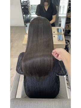 エラ(Ella) 髪質改善カラーで叶える極上ツヤ髪