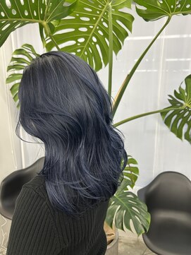 プレイ(PLAY) 伸ばしかけのブリーチ毛で作るブルーカラー