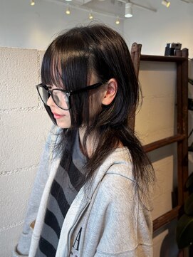 ローリーポーリークラウン(Roly Poly Clown) モードウルフ/量多めでも軽く見える抜け感ヘア/こえだ