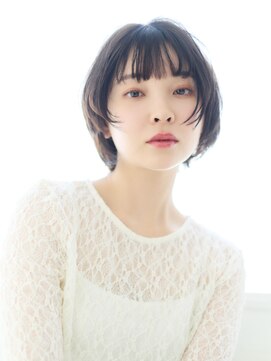 ビィシャイン 社店 透け感ショートボブ