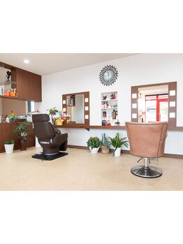 女性オーナー1人のプライベートサロン♪人のたくさんいる美容室は落ち着かないという方にもオススメ◎