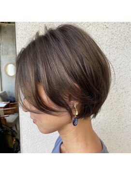 アルヴァ(ALVA) ○魅力的なゆとりある抜け感ニュアンスショート○ (那覇 新都心)