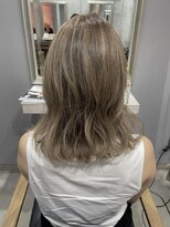 レイドバック(LAID BACK)&nbsp;【代官山美容室】ベージュハイライト☆外国人風