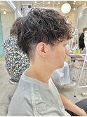 刈り上げツーブロックスパイラルパーマ無造作パーマメンズヘア