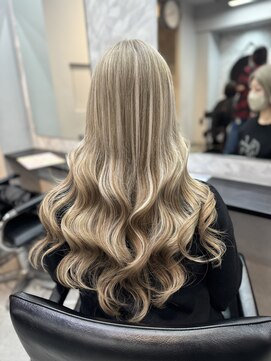 キリカ 新宿東口(KIRIKA) 【KIRIKA/横澤】ホワイトミルクティー/MIXエクステハイライト