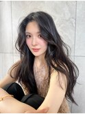 レイヤーカット ロングかきあげ前髪 黒髪透明感 小顔