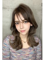 クーエフー(coo et fuu)&nbsp;くびれヘア　ミルクティーベージュ　シアグレージュ　外ハネ