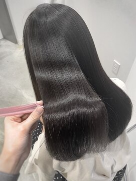 ユーフォリア 新宿通り(Euphoria) 艶感溢れる美髪/髪質改善ストレート