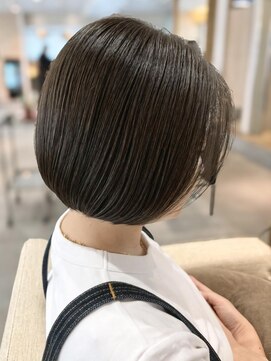 フリップビーアヴェダ(FLIP B AVEDA) 本八幡×コンパクトボブ×グレージュツヤカラー