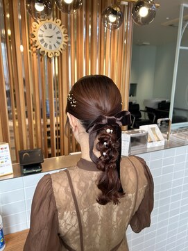 チュール(ture) リボン編みおろしヘアアレンジ