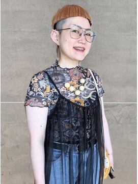 イラカ(elaka) オレンジカラー×刈り上げマッシュ