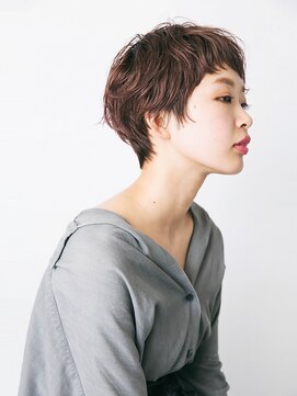 オト(Oto) ピンクベージュの抜け感ショート