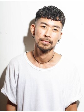 メリケンバーバーショップ コウベ(MERICAN BARBERSHOP KOBE) 無造作ショートネープレスぱっつんツーブロック刈り上げパーマ@1