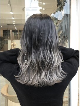 ワク(waku) ホワイト/ホワイトカラー/バレイヤージュ