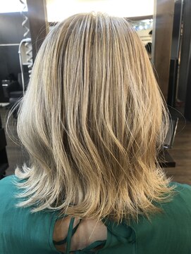 ボウ(BOW) Wカラー×ブロンドベージュ