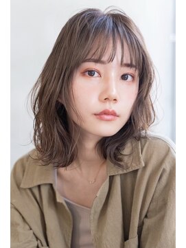 テイラー(Taylor) 【Taylor 】大宮 ラテベージュ×外ハネウェーブ