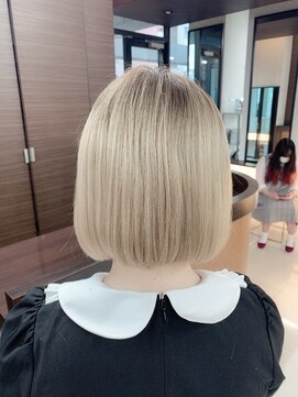 メルシー 福岡天神店(Merci) ホワイト系カラー