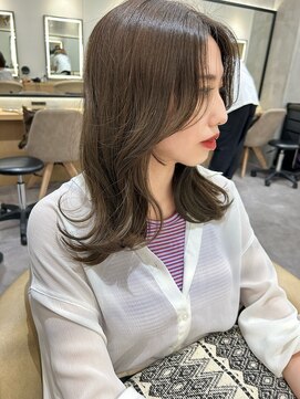 グロー 大宮(GLROW) 顔周りカット　センターパート　韓国　haruhi【大宮】