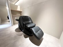 半個室のシャンプーブースで極上のシャンプータイムを