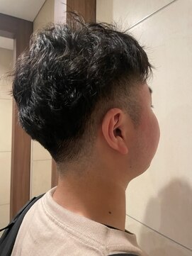 リベア トウキョウ 東大島店(Rever Tokyo) ストレートヘア/ポイントパーマ/ツーブロック[東大島/東大島駅]