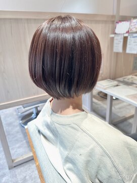 クルム(KURUMU) ツヤボブ丸みショート