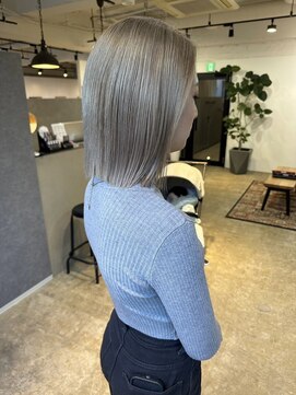 メリー オオサカ(Merly Osaka) 白に近い寒色ハイトーンカラー_silky gray_