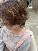 毛先だけパーマウルフテイスト。