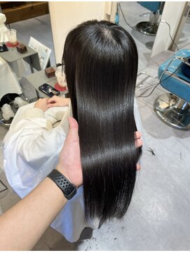 リラエ(Lyrae) 縮毛矯正/髪質改善/美髪カラー/トリートメント【大阪/西梅田】