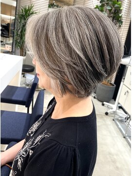 ステアケース 武蔵小杉店(stair:case) 大人ショートボブ/白髪ぼかしハイライト/武蔵小杉/自由が丘