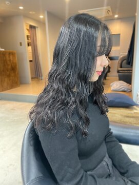 アーク 表参道(arc) 暗髪でもかわいいコテ巻き風ロングパーマ♪