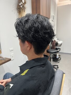 フェリスヘア(feliz hair) S字カールのメンズパーマスタイル
