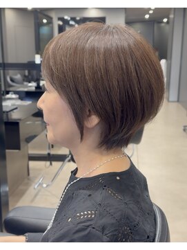 ハルキ ミナト ジャパン オオサカ(HARUKI MINATO japan OSAKA) 大人ショートヘア 40代50代60代ヘア 白髪 大阪ショートヘア 梅田