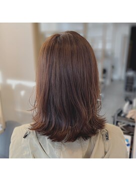 ロッカヘアエジェ(ROCCA hair eje.) デザインカラーオレンジブラウン×外ハネミディ