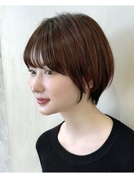 アフロート ルヴア(AFLOAT RUVUA) 【岩田莉奈】ナチュラルレイヤーショートでひし形シルエット新宿