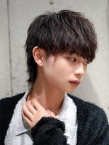 ライラ(Lyla)&nbsp;横顔から魅せるシャープなソフトツイスト　マッシュウルフ