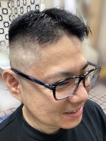 理容 マキノ 【品良く美しく清潔に】大人のハイフェードカット