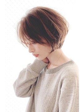 レウナ 外苑前(Reuna) 暗めカラーでも大人可愛く決まる ひし形ショートボブ