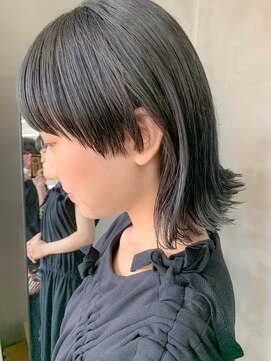 テトヘアー(teto hair) マッシュウルフ、ネイビーカラー、ワイドバング、ボブウルフ